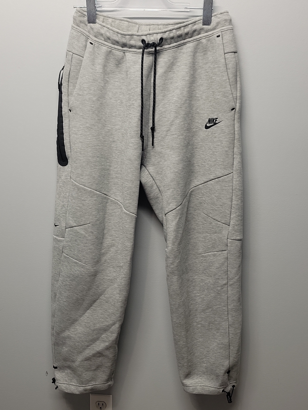 Nike Men's Tech Fleece Open-Hem Pants IM0697-063 size medium